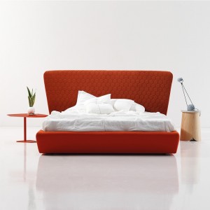Banqueta de madera Tab de Sancal. Complementos modernos.