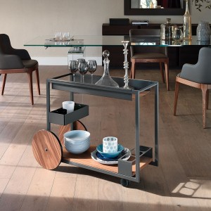 Carrito Brandy de Cattelan Italia. Carrito en acero con estantes de madera.