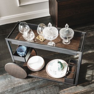 Carrito Brandy de Cattelan Italia. Carrito en acero con estantes de madera.