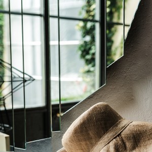 Espejo Stripes de Cattelan Italia. Muebles modernos italianos. Espejos modernos.
