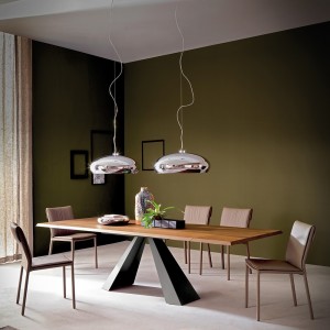 Mesa Eliot Wood Drive de Cattelan Italia. Mesa de salon de diseño moderno.