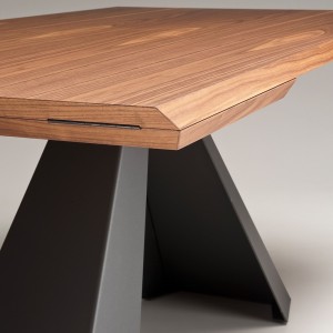 Mesa Eliot Wood Drive de Cattelan Italia. Mesa de salon de diseño moderno.