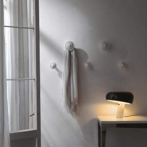 Percha Bottone de Cattelan Italia. Percha de pared con forma de botón.