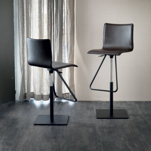 Taburete Toto de Cattelan Italia. Muebles modernos italianos. Taburetes giratorios.