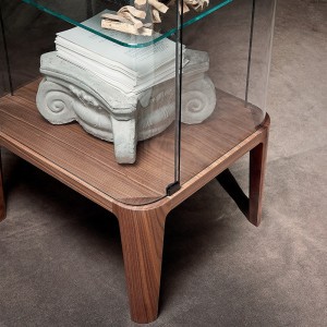Vitrina Chantal de Cattelan Italia. Vitrinas de diseño moderno italianos.