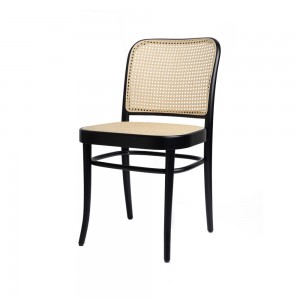 Silla 811 rejilla de Ton. Sillas de restaurantes, variados interiores.