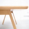 Mesa Stelvio de Ton. Mesas de diseño moderno. Mesas de comedor en madera.
