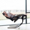 Sillón Gravity balans de Variér. Sillón reclinable ergonómico para salón.