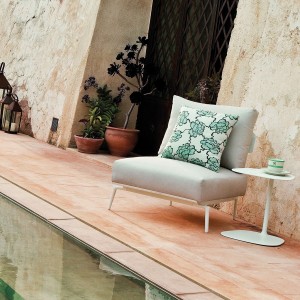 Sillón Aikana de de Fast. Sillones de diseño moderno para exteriores. Sillones de terraza.