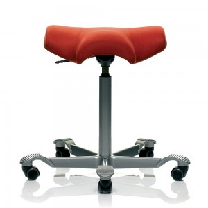 Taburete Capisco 8105 de Hag. Taburetes de oficina de diseño noruego.
