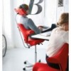 Silla HAG Capisco 8107 con cabezal de Hag. Sillas de oficina modernas.