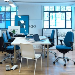 Silla Logic 300 de RH Sillas. Sillas oficina. Sillas con respaldo ergonómico.