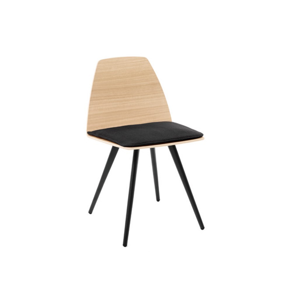 Silla cone shaped madera de Discipline. Sillas de diseño.