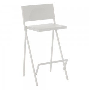 Taburete Mia ideal para exteriores de Emu. Taburetes de diseño moderno.