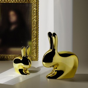 Silla Rabbit baby metal de Qeeboo. Muebles y complementos de exterior.