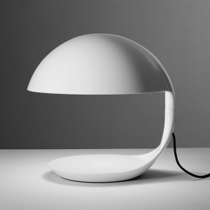 Lámpara sobremesa Cobra de elegante diseño moderno de Martinelli Luce.