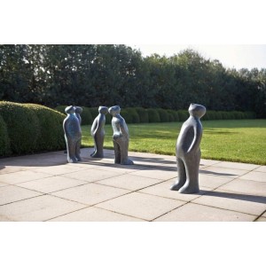 Escultura The visitor bronze de Gardeco. Escultura moderna