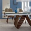 Mesa Arpa extensible cerámica de Tonin casa. Muebles modernos de hogar.