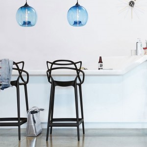 Taburete Masters de Kartell. Complementos ideal de diseño italiano.