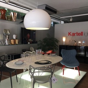Lámpara colgante FL/Y big Kartell. Variados y elegantes acabados.