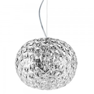 Lámpara colgante Planet de Kartell en tres colores disponibles.