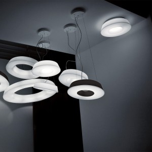 Lámpara techo Circular Pol moderna diseñada para interiores de Martinelli Luce.