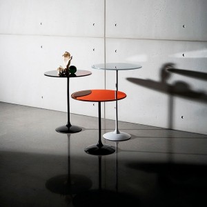 Mesa auxiliar Tulip cristal Sovet Italia. Mesas y complementos de diseño.