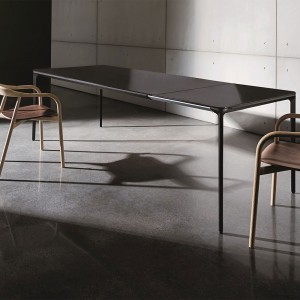 Mesa Slim 8 extensible de Sovet. Mesas y complementos de diseño moderno.
