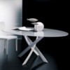 Mesa Barone Ovalada de Bontempi. Mesas con sobre de cristal de diseño italiano.