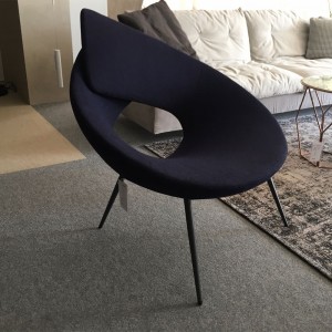 Sillón Lock de Bonaldo. Sillón moderno tapizado. Diseños para interiores.