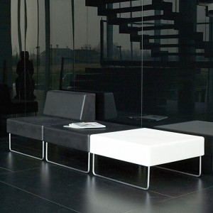 Pouf Host lounge outdoor de Pedrali. Poufs de diseño modular. Poufs para exteriores.
