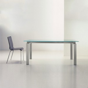 Mesa Space de Pedrali. Mesas de diseño italiano. Mesas de vidrio modernas.