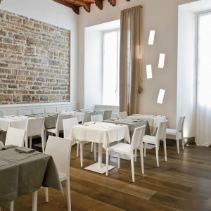 Silla Young 420/421 de Pedrali. Sillas de diseño. Sillas de madera modernas.