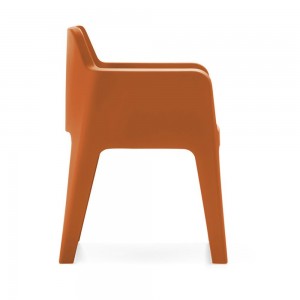 Sillón Plus 630 de Pedrali. Sillones de diseño. Sillones para exterior.