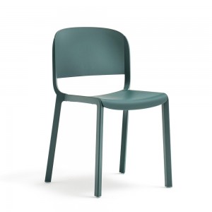 Silla Dome 260 de Pedrali. Sillas de diseño. Sillas de plástico para terrazas.