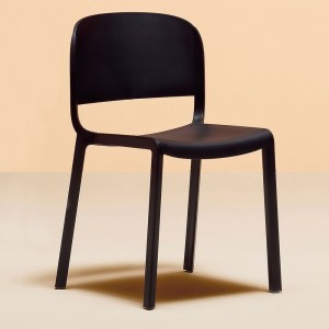 Silla Dome 260 de Pedrali. Sillas de diseño. Sillas de plástico para terrazas.