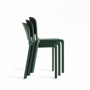 Silla Dome 260 de Pedrali. Sillas de diseño. Sillas de plástico para terrazas.