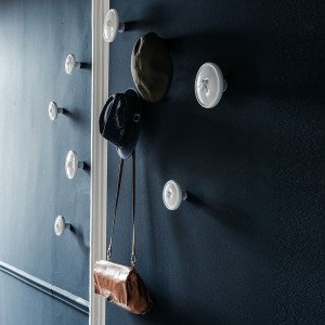 Percha Bottone de Cattelan Italia. Percha de pared con forma de botón.