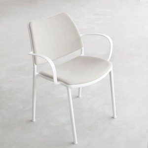 Sillón Gas Blanco Tapizado de Stua. Sillones de diseño moderno e innovador.