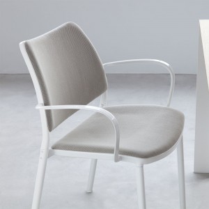 Sillón Gas Blanco Tapizado de Stua. Sillones de diseño moderno e innovador.