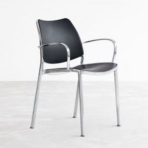 Sillón Gas cromo en polipropileno de Stua. Excelente sillones para salón u oficinas.