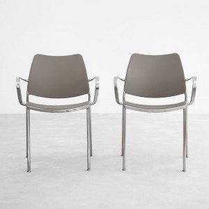 Sillón Gas cromo en polipropileno de Stua. Excelente sillones para salón u oficinas.