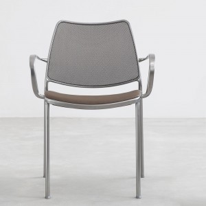 Sillón Gas Cromo Tapizado Red de Stua. Excelente sillón para esapacios interiores.