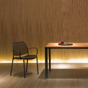 Sillón Gas Negro Tapizado Red para oficina de Stua. Sillones para espacios de interiores.