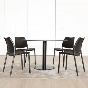 Silla Gas Negra polipropileno de Stua. Excelente silla para usar en oficina.
