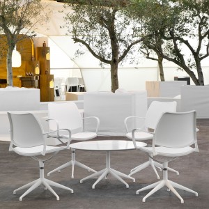 Sillón Gas autoretorno Polipropileno Stua. Excelente sillón para espacios de oficinas.
