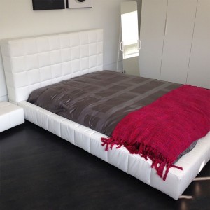 Cama Squaring alto de Bonaldo. Mobiliario de diseño. Diseño moderno.