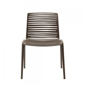 Silla Zebra de Fast. Sillas modernas y resistentes a espacios exteriores.