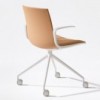 Silla Catifa Up con ruedas de Arper. Mobiliario para contract de diseño.