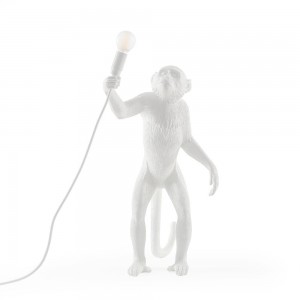 Lámpara de pie de resina Monkey Standing color blanco de Seletti para interior o exterior